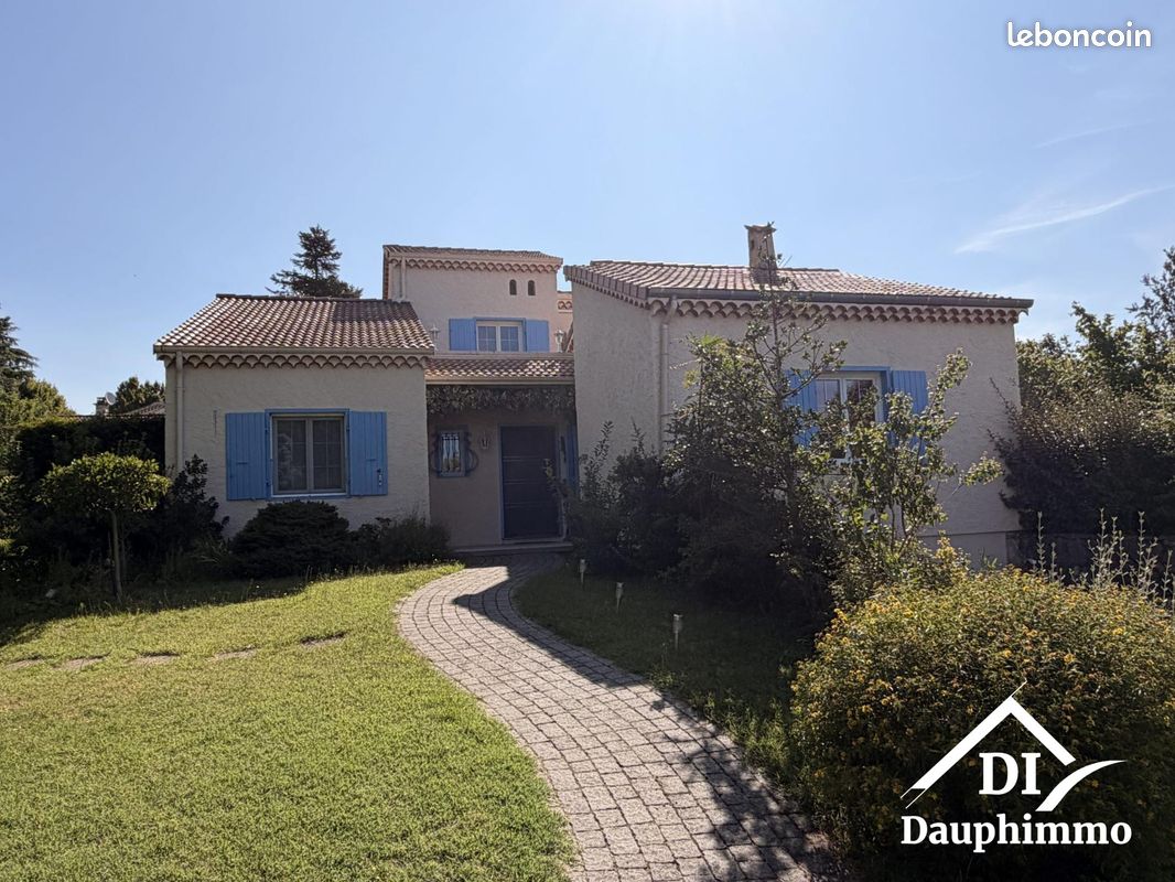 Maison 7 pièces 159 m² · à Mours-Saint-Eusèbe · 159 m² · 650 000 €