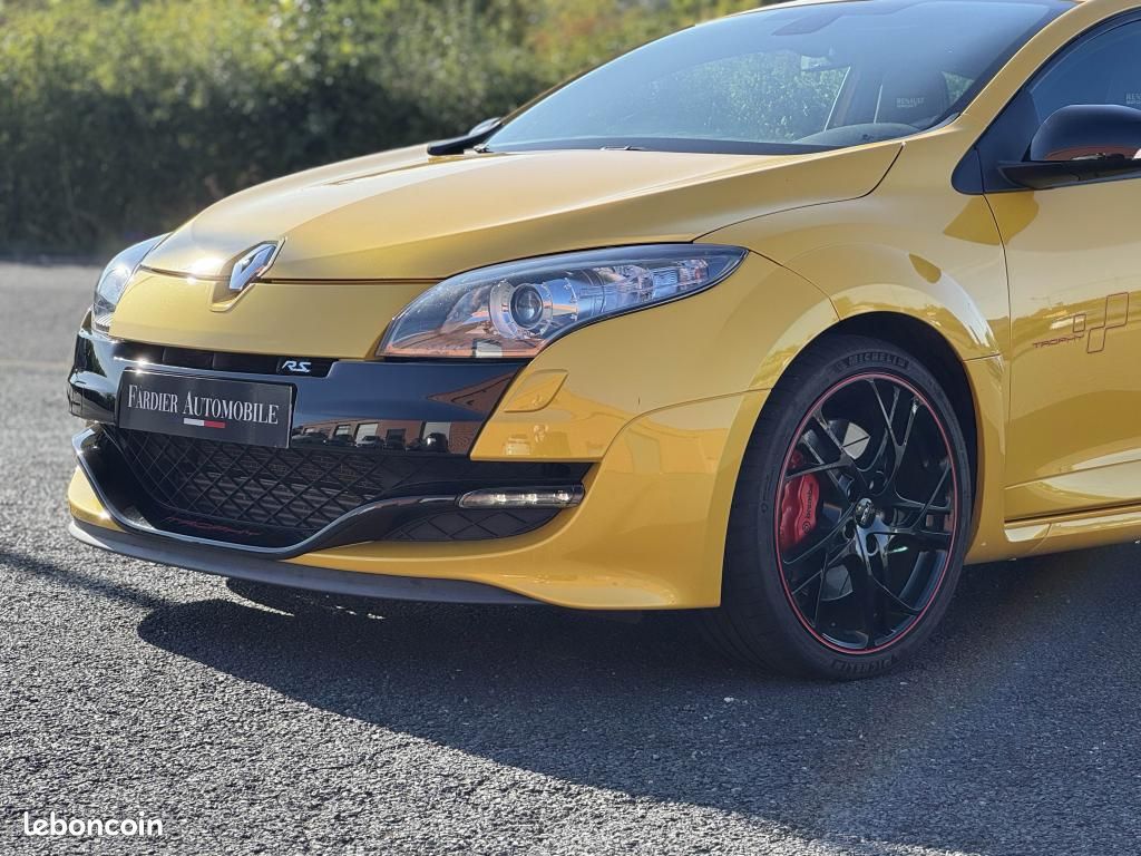 RENAULT MEGANE Mégane Coupé 2.0i 16V - 265 III COUPE Trophy PHASE 1 (image 2)