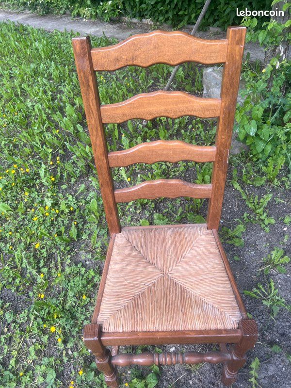 Quatre chaises (image 1)