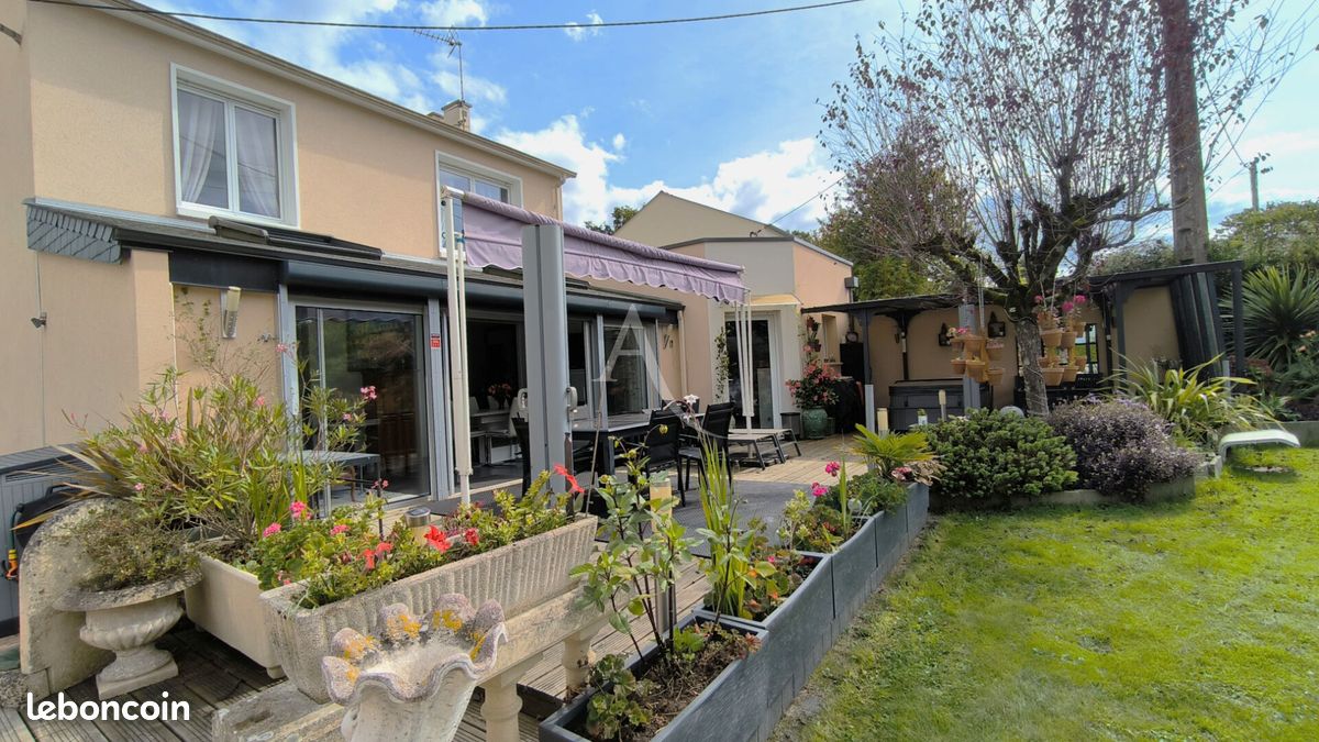 Maison 7 pièces 150 m² · à Segré-en-Anjou Bleu · 150 m² · 275 400 €