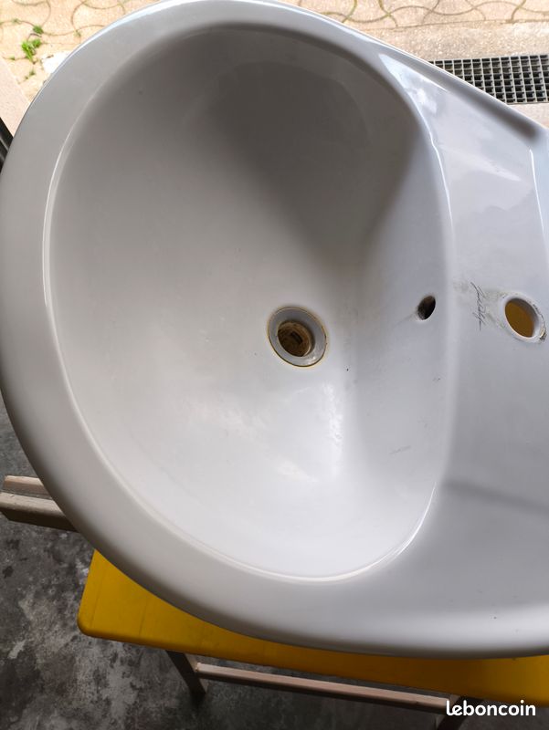 Vente de lavabo en céramique et 3 mitigeurs en acier gris (image 2)