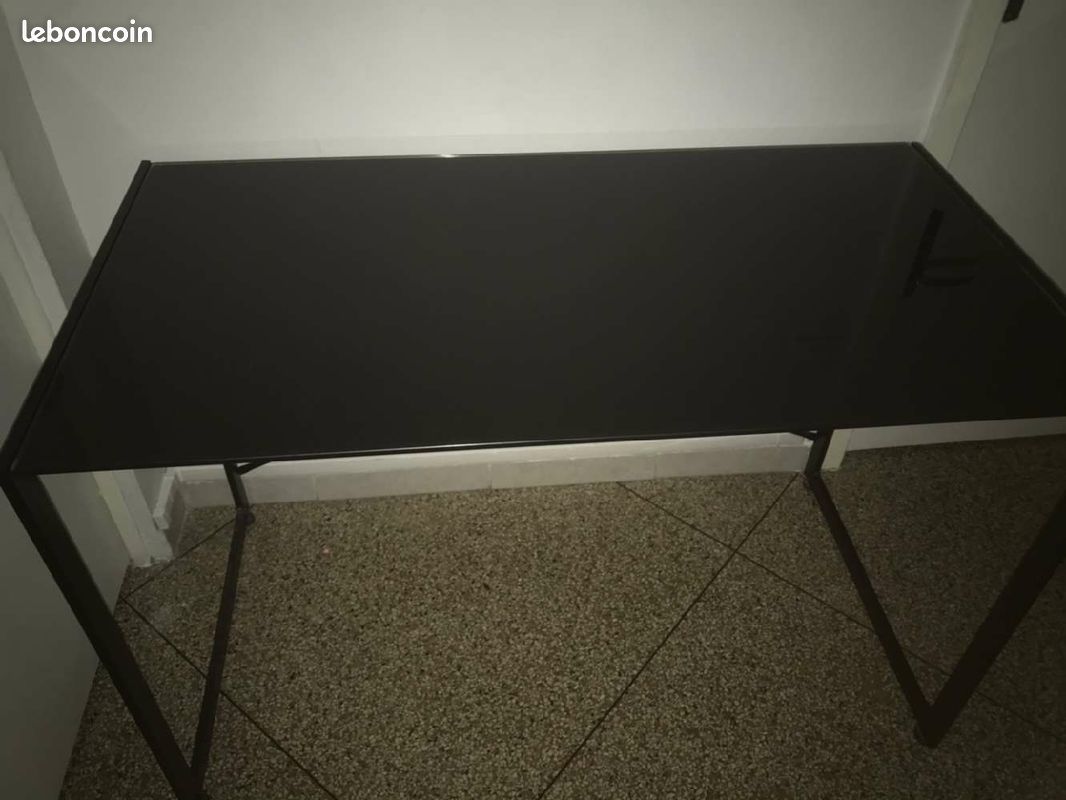 Bureau en verre (image 1)