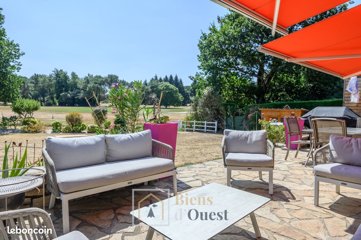 Maison 9 pièces 225 m² · à Auray · 225 m² · 992 750 €