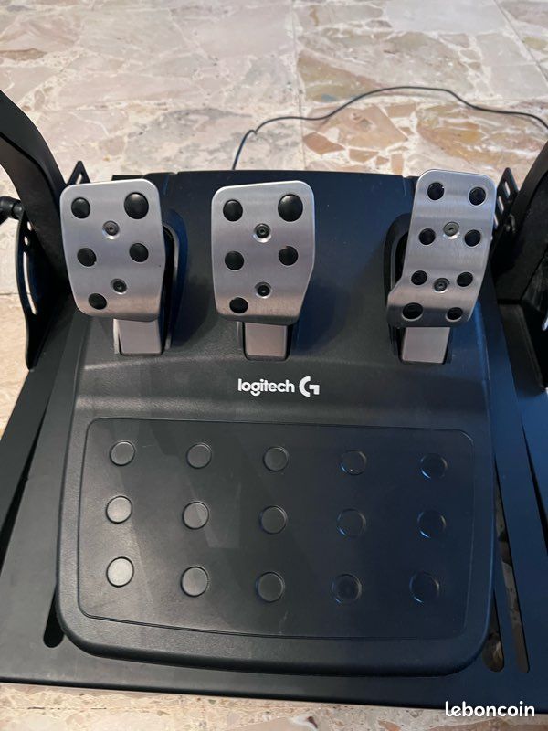 Volant et support PS4 (image 2)