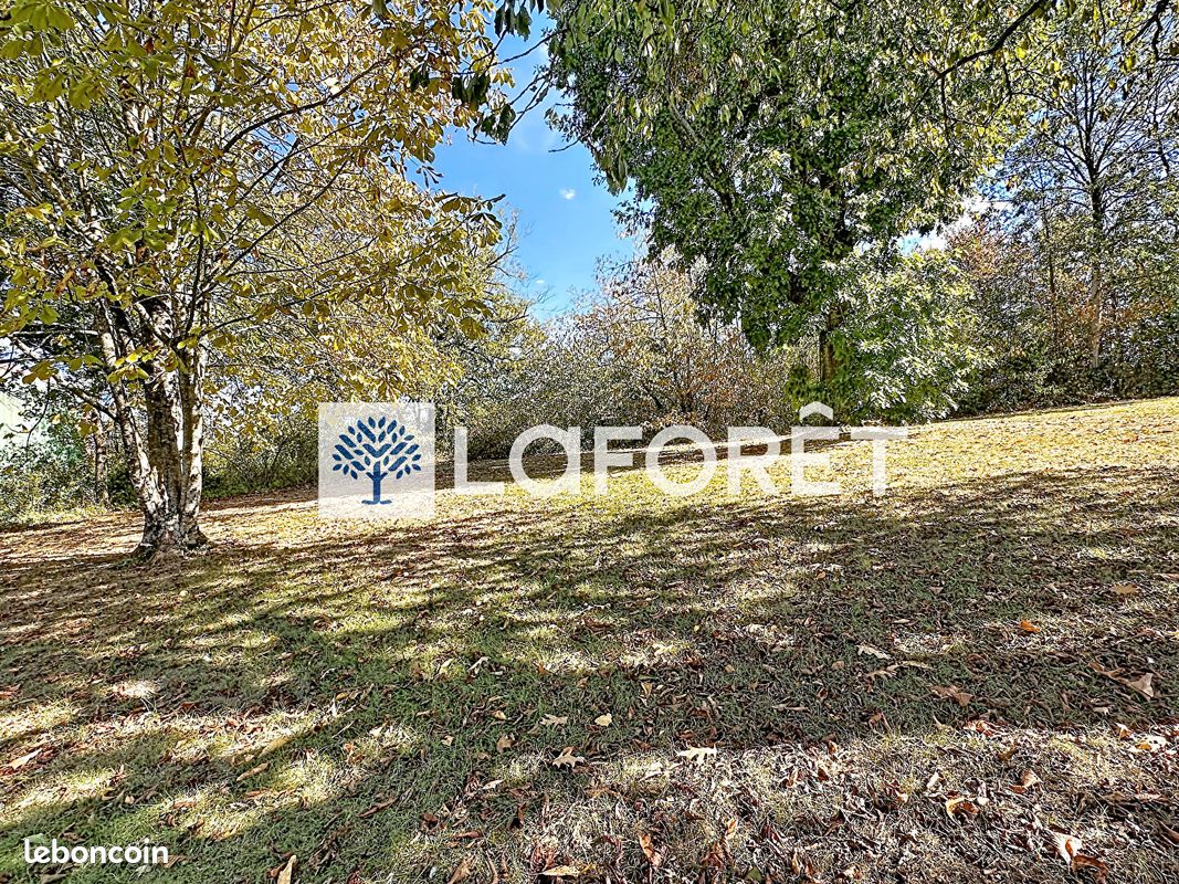 Terrain 800 m² · à Moncoutant-sur-Sèvre · 800 m² · 43 000 €