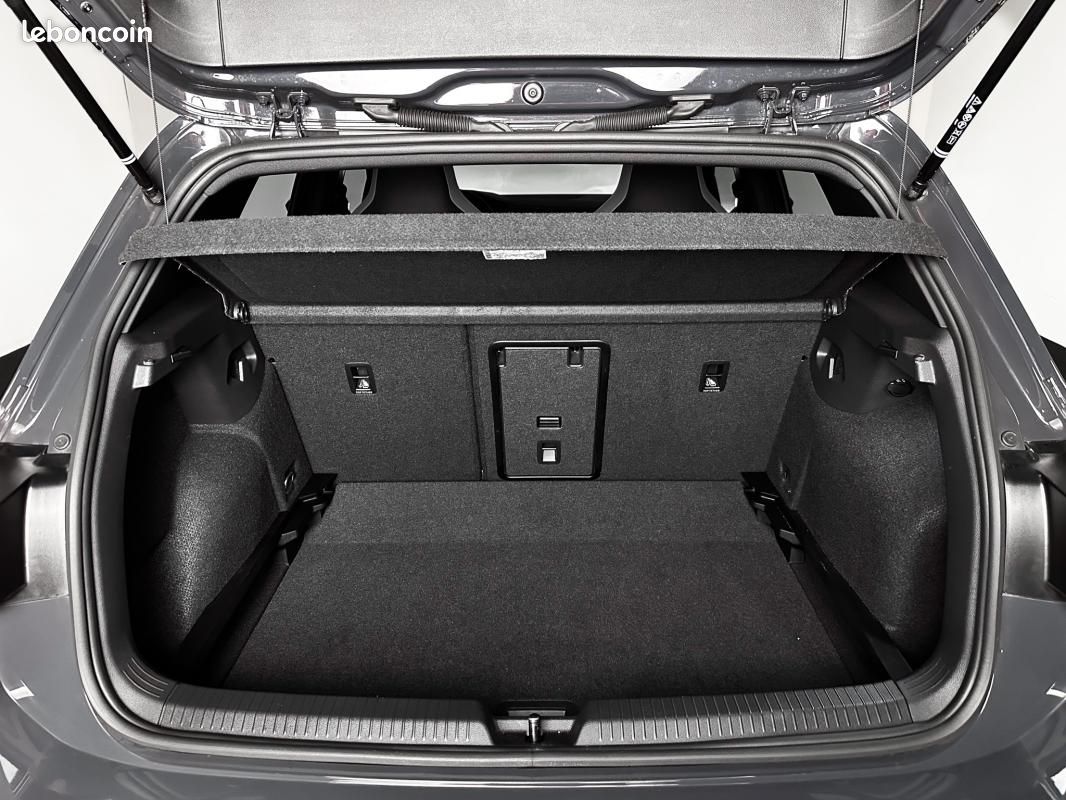 Volkswagen Golf 8 R-LINE 1.5 TSI 130CH JA18 ALCANTARA SPORT CARPLAY REGUL ACC DIGITAL COCKPIT 1⁰MAIN (image 19)