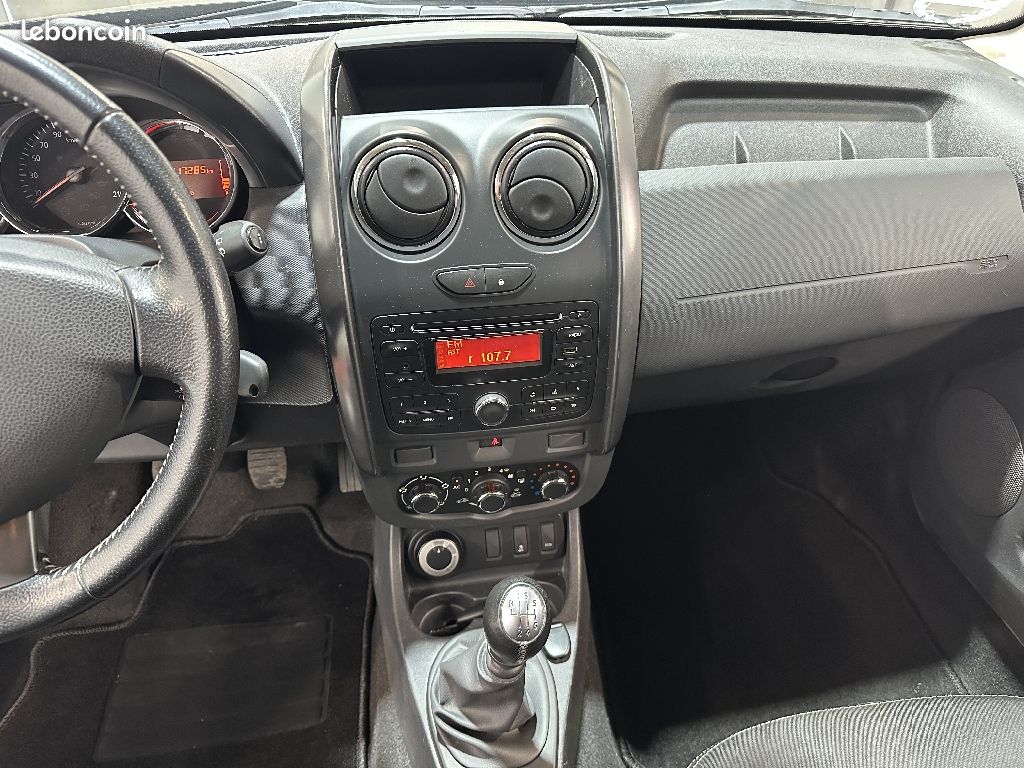 Dacia Duster 1.5 dCi 110 4x4 Lauréate +ATTELAGE (image 10)