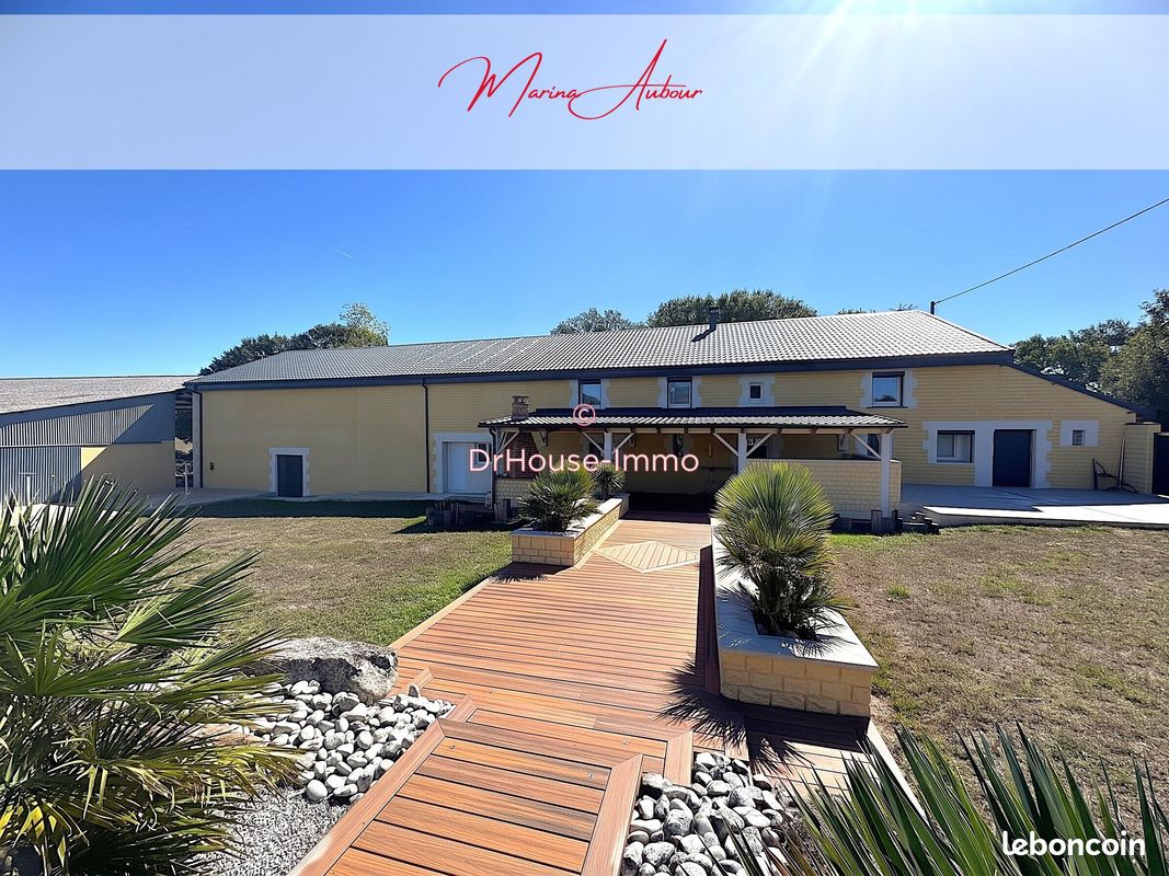 Maison 9 pièces 325 m² · à Château-Garnier · 325 m² · 574 000 €
