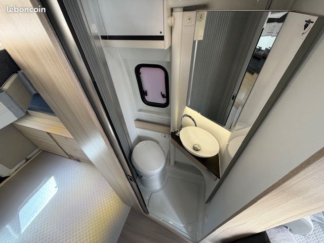 Adria 640 SGX + Fourgon aménagé (image 6)