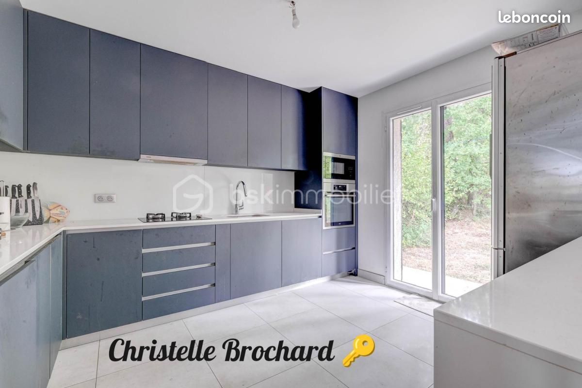 Maison 5 pièces 140 m² à Condé-Sainte-Libiaire
