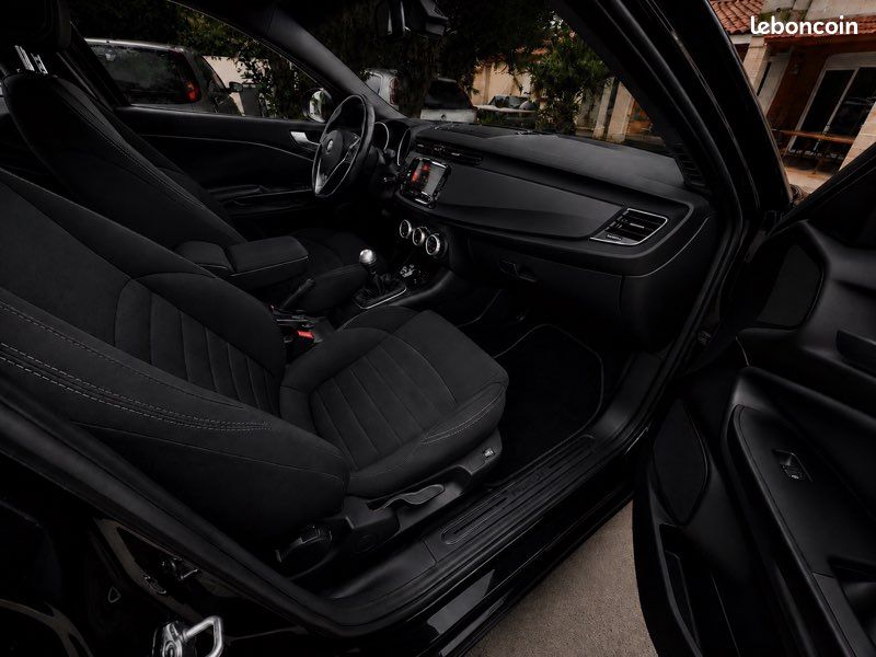 ⭐️MAGNIFIQUE ALFA ROMEO Giuletta 1.4l édition ⭐️ CÉRAMIQUE 🔧 DISTRI+ Pompe+ Vidange NEUVE + CT 🆗👍 (image 5)