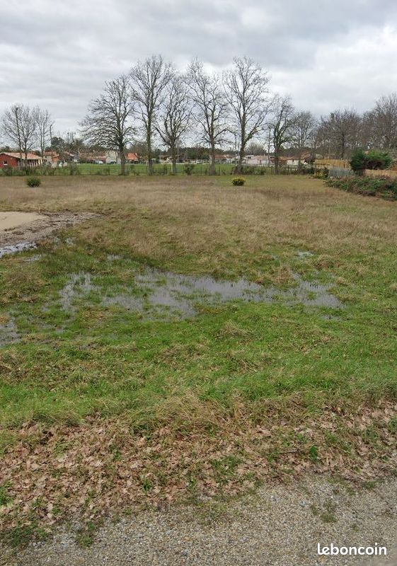 Terrain 400 m² · à Hourtin · 400 m² · 90 000 €