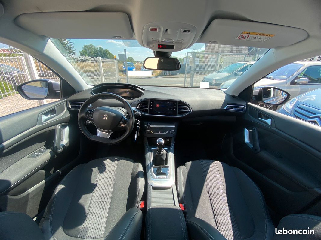 Peugeot 308 II Allure 1.5 BlueHDi 130 cv (image 4)