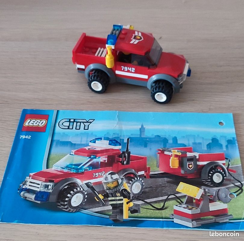 LEGO City 7942 Le 4x4 des Pompiers (image 1)