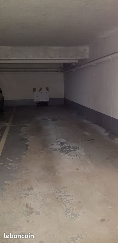 Place de parking (image 1)