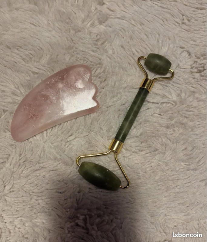 Ensemble rouleau + pierre gua sha pour visage (image 1)