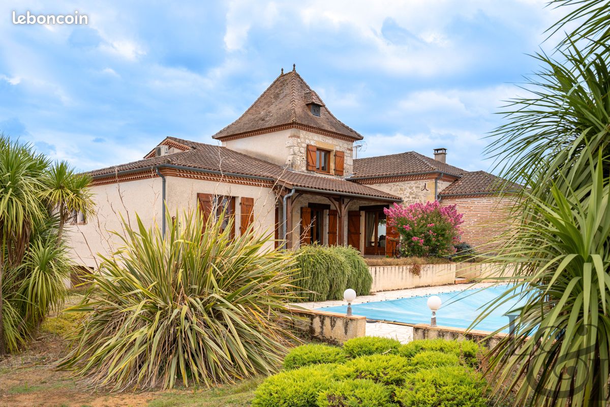 Maison 5 pièces 225 m² · à Casseneuil · 225 m² · 299 900 €