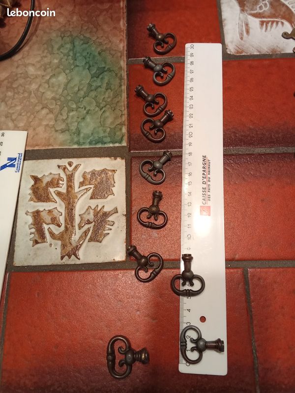Lot de 10 fausses clés laiton pour placard (image 1)