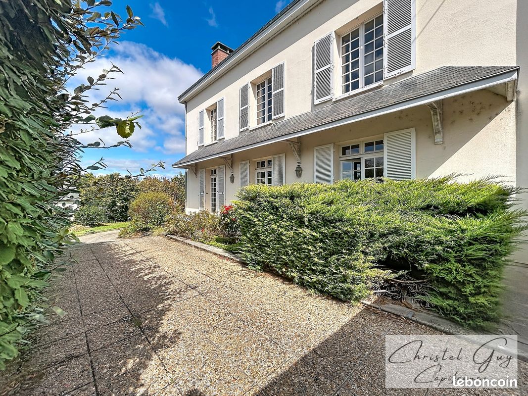Maison 12 pièces 291 m² · à Montval-sur-Loir · 291 m² · 190 000 €
