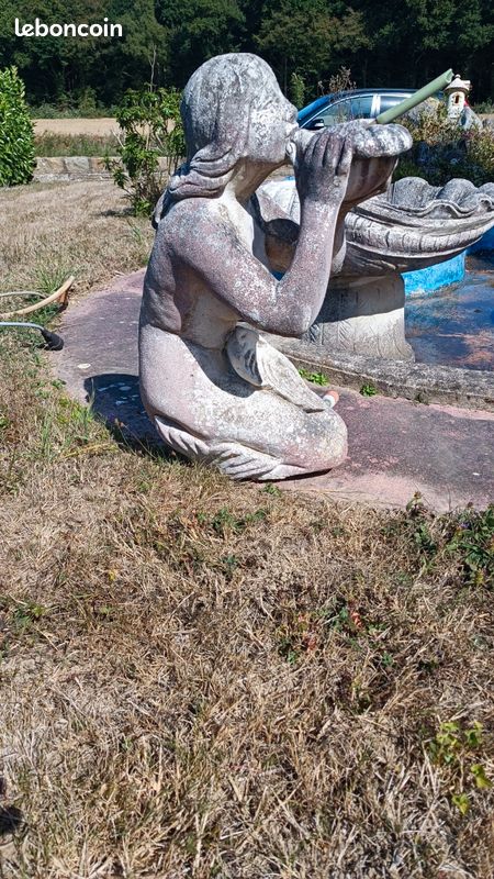 Statue fontaine (image 1)