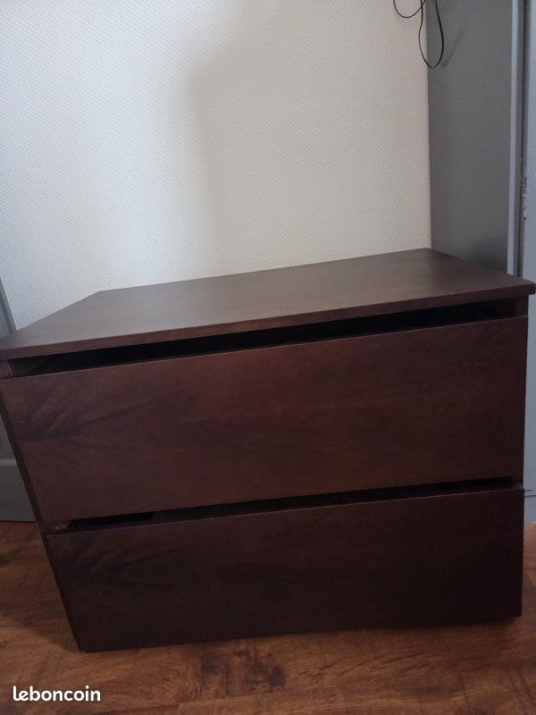 Meuble en bois (image 1)
