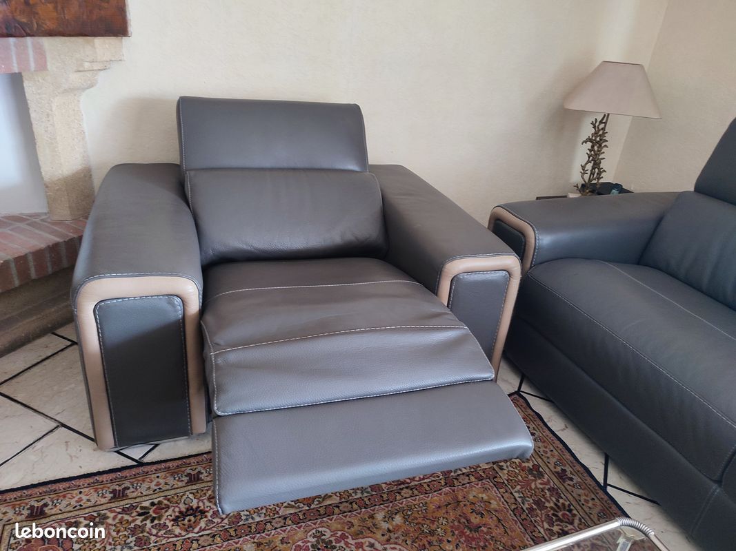 Tres beau canapé 3 places et fauteuil relax assorti en cuir (image 4)