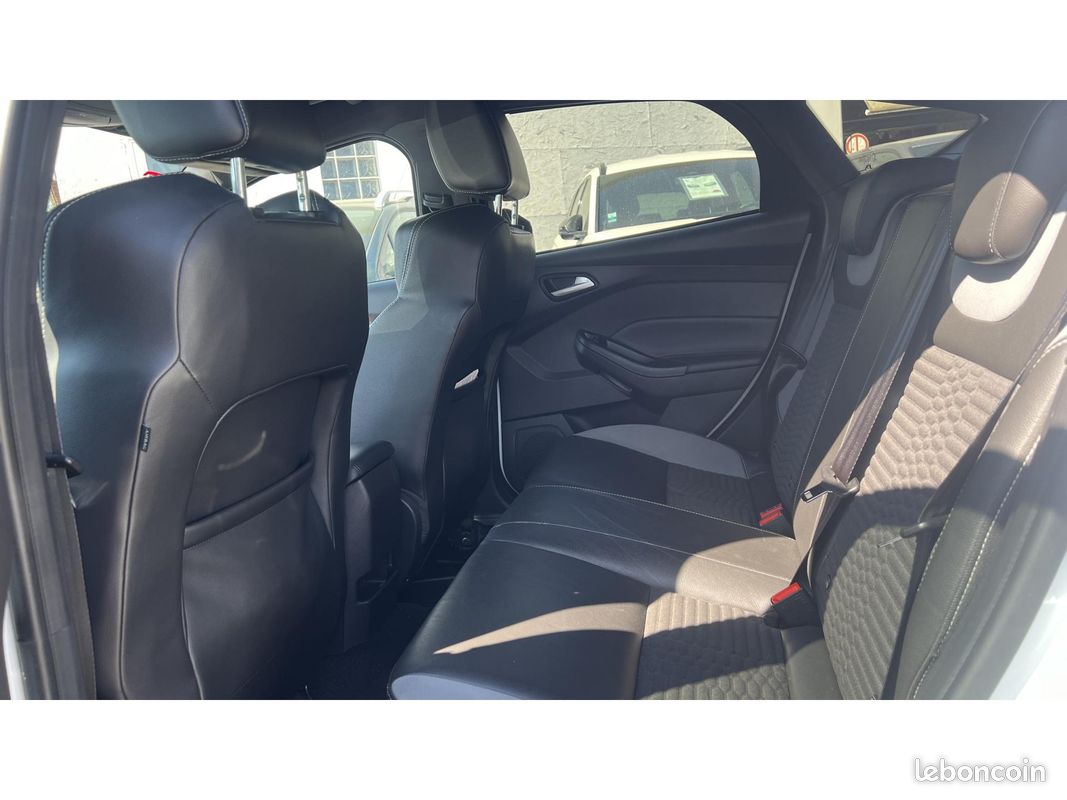 FORD FOCUS ST 2.0 SCTi 250 - ENTRETIEN FORD - GARANTIE 12 MOIS (image 14)