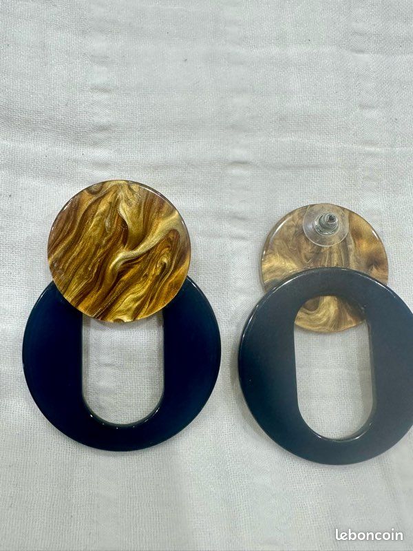 Boucles fantaisies oreilles percées (image 2)