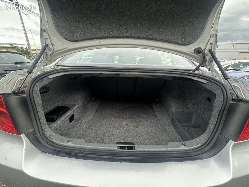 Bmw SERIE 3 (E90) 318I 129CH SPORT (image 18)