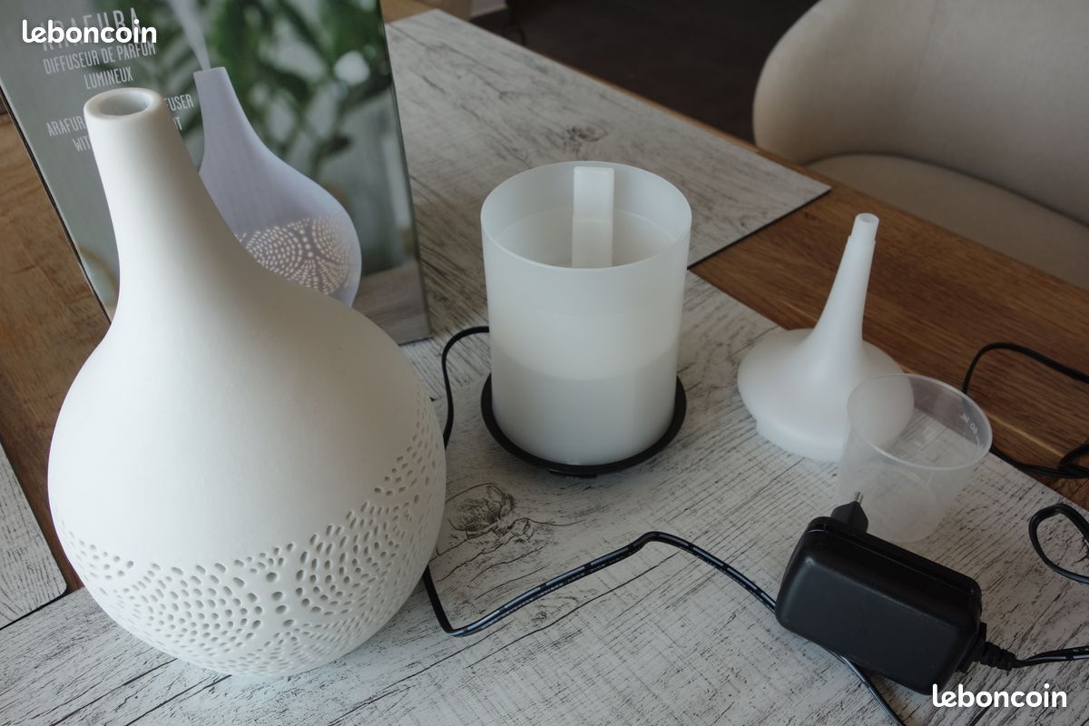 Diffuseur de parfum électrique lumineux Arafura Nature et découvertes - Neuf (image 4)