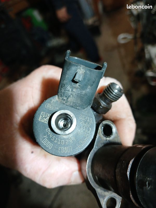 Injecteur Berlingo phase 1 1,6 L HDI (image 3)