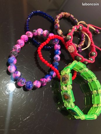 Gros Lot De Bijoux Fantaisie Mélangés – 700g De Trésors à Trié – Neufs Et Occasion
