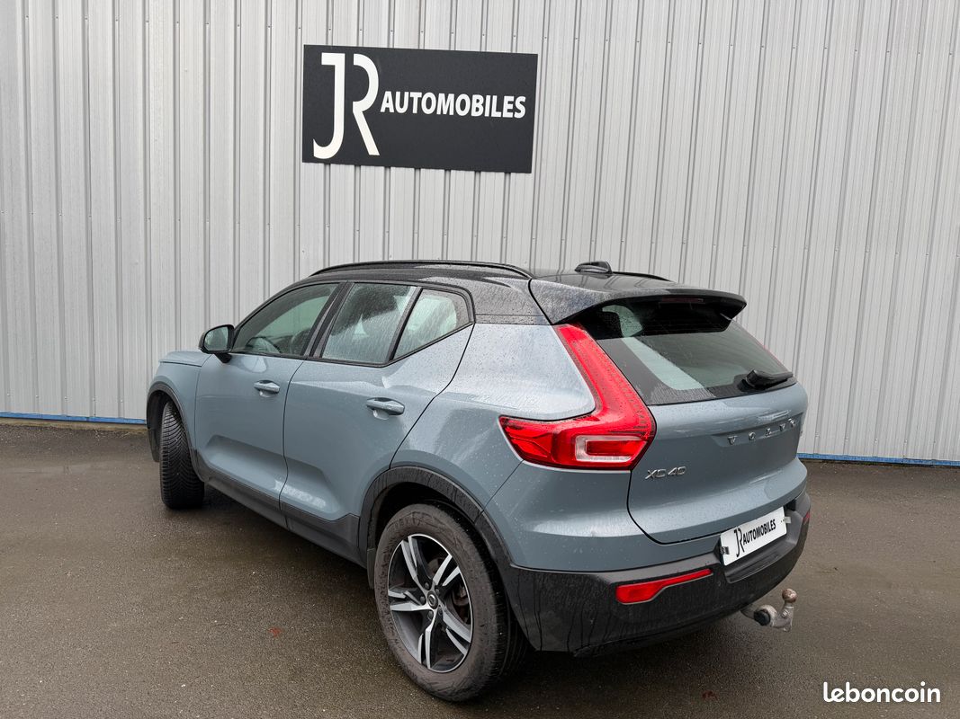VOLVO XC40 T2 129 ch Geartronic 8 R-Design ATTELAGE (image 5)