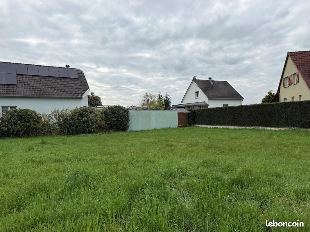 Terrain à bâtir de 575 m² à GUEWENHEIM (68) · 103 500 €