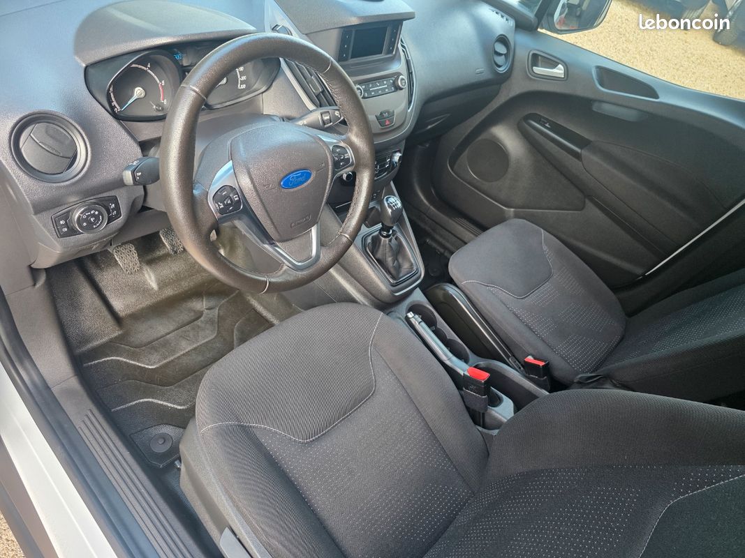 ✅ford transit courrier 1.6 tdci 75 ch trend ⏩️ double porte laterale ⏩️boite 6 vitesses ⏩️sans ad blue ⏩️premiere main⏩️ radar de recul avant et arriere (image 5)