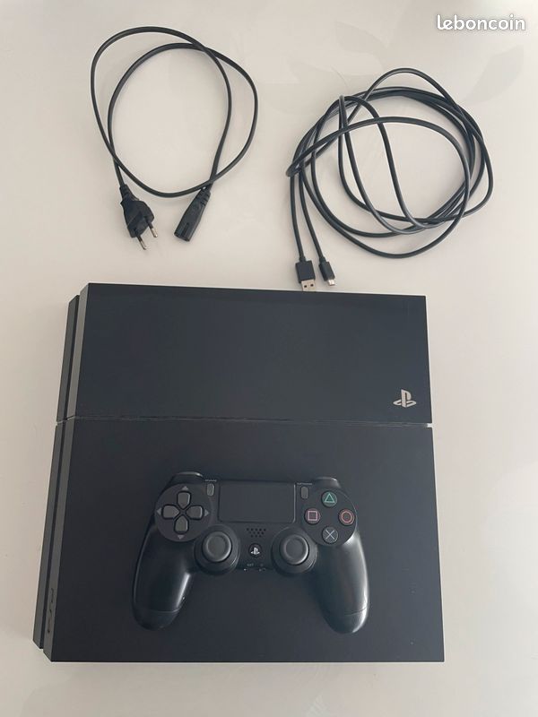 PlayStation 4 standard - 500GO avec manette, chargeur et fil d’alimentation (image 1)