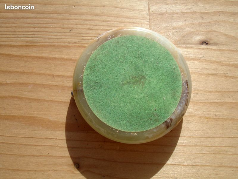 Joli cendrier vintage en onyx et laiton doré années 70 (image 3)
