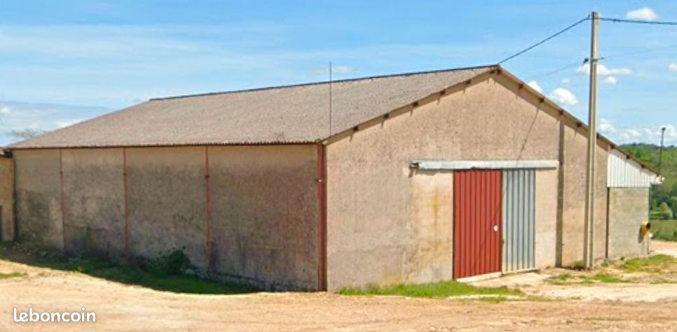 6 pièces 400 m² · à Naujan-Et-Postiac · 400 m² · 150 €/mois