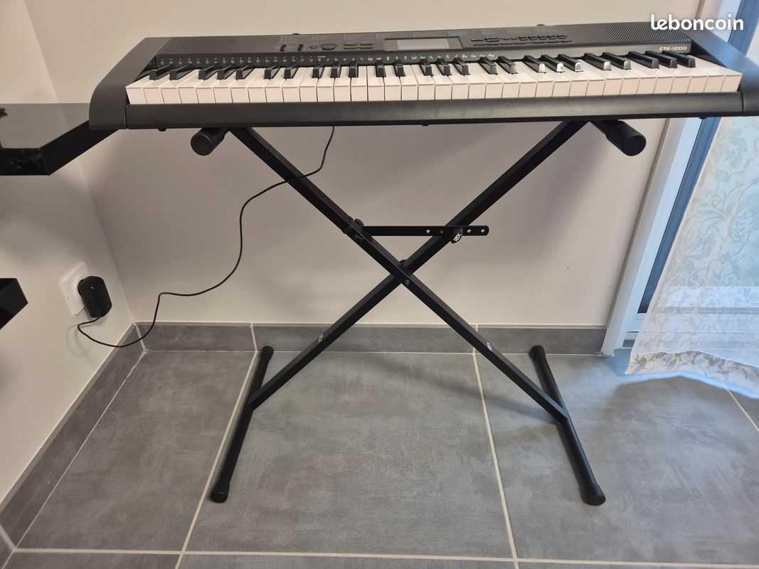 Piano Casio CTK-1200 (image 2)