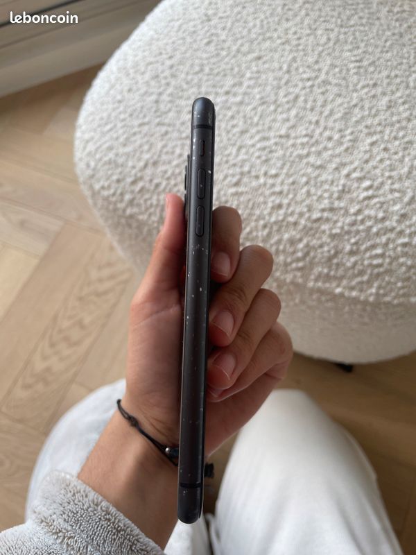 Iphone 11 (image 3)