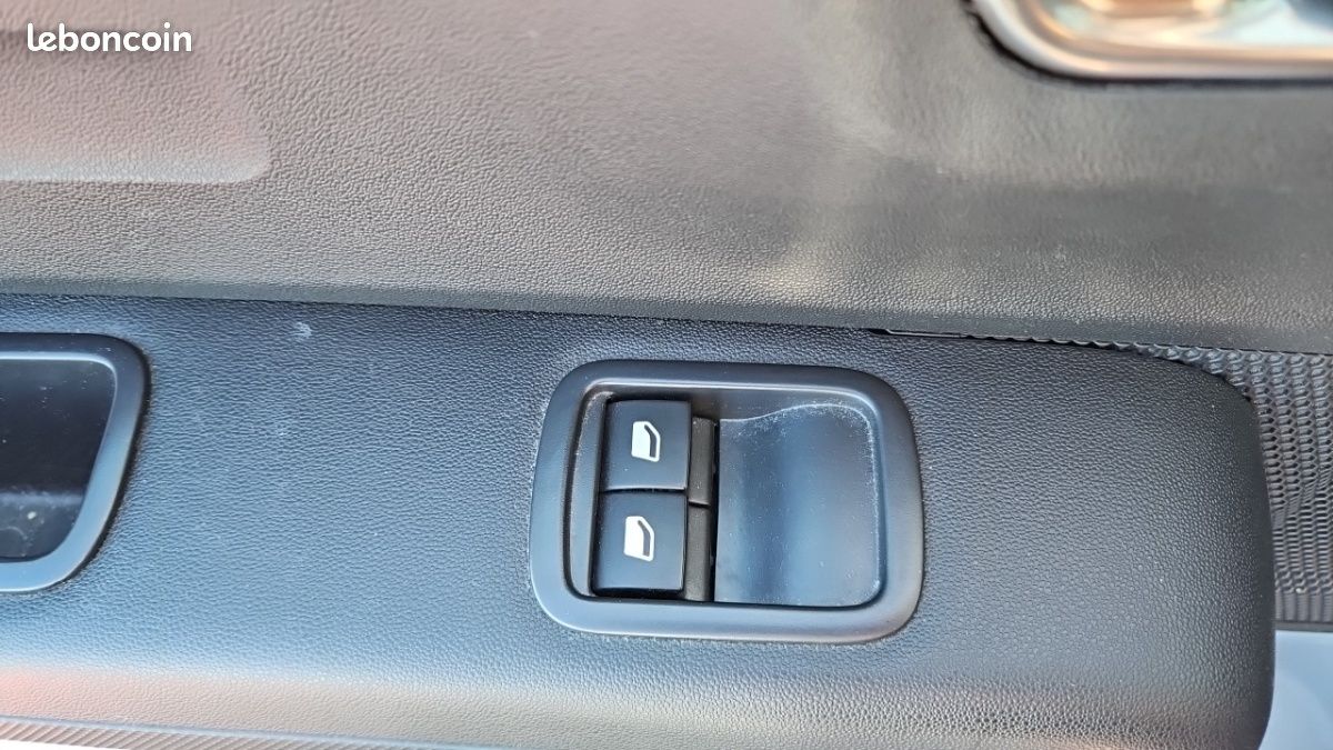 Citroën C3 SOCIETE BLUEHDI 100 SS BVM6 FEEL (image 23)