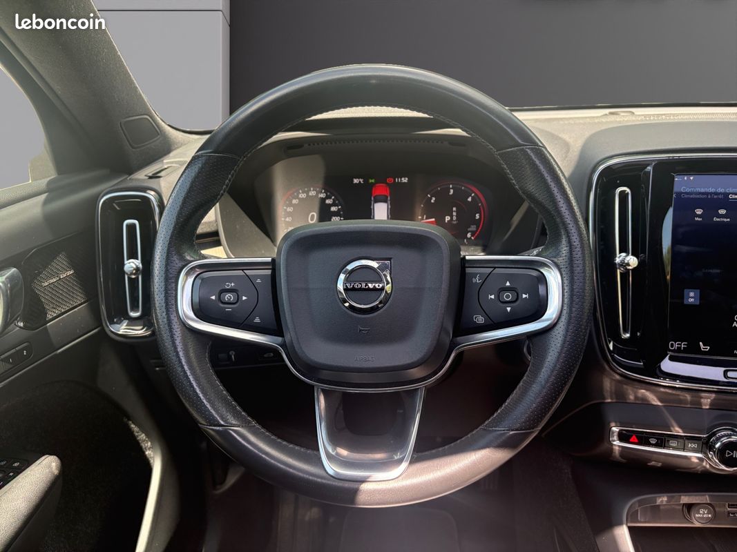VOLVO XC40 D4 190 AWD INSCRIPTION LUXE GEARTRONIC 190Ch Garantie 12 mois (image 10)