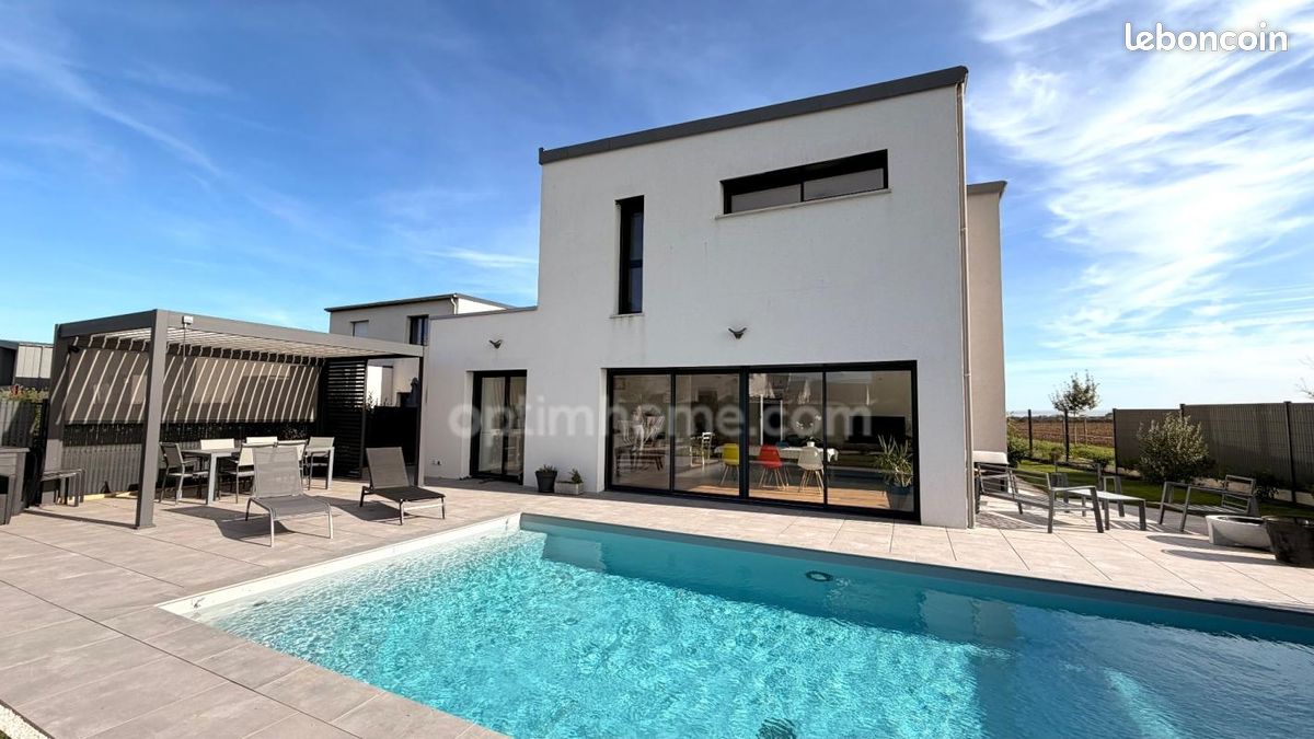 Maison 7 pièces 162 m² · à Courseulles-sur-Mer · 162 m² · 599 900 €
