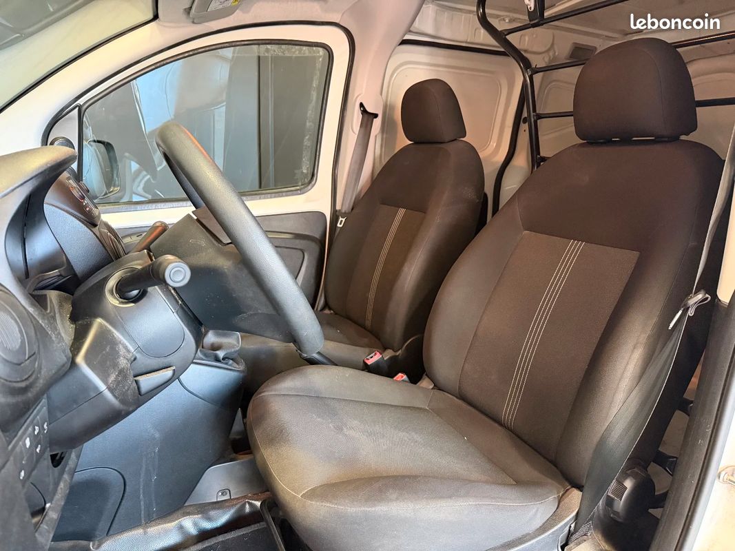 Fiat fiorino tole 1.3 16v multijet 80 class ii pack mp3 clim (image 11)