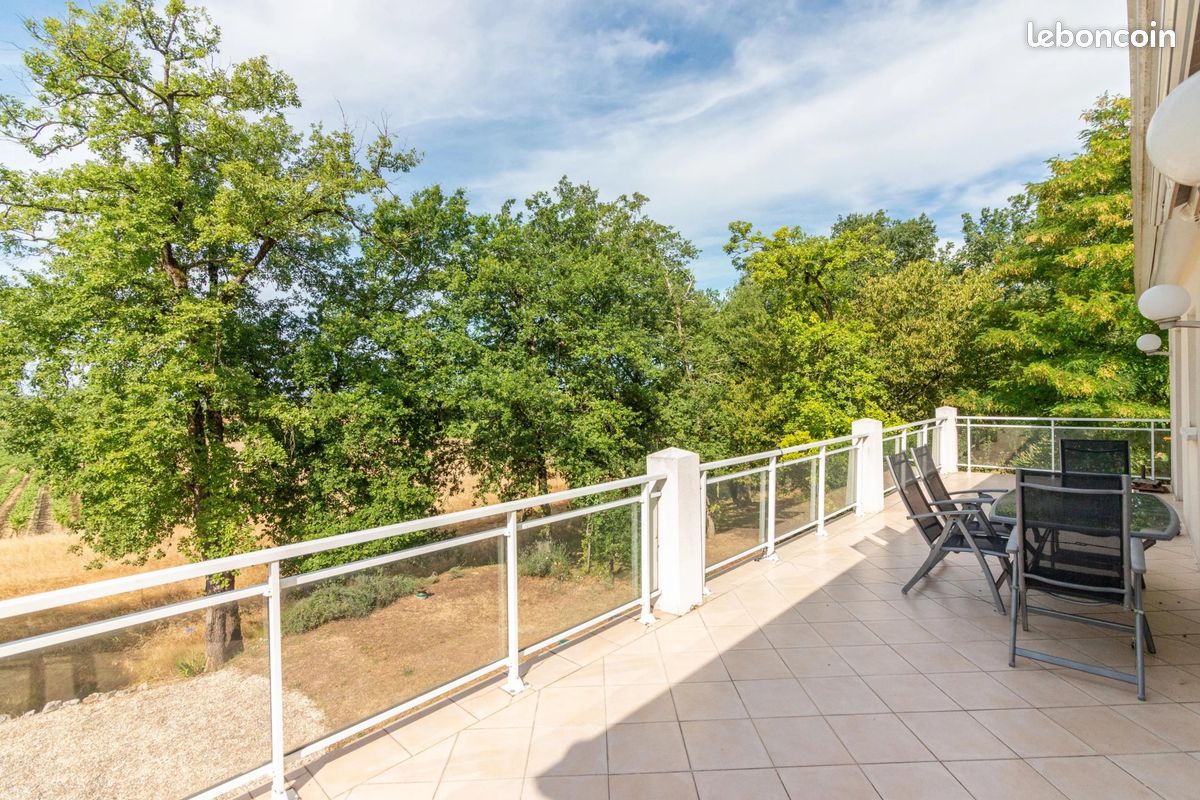Maison 7 pièces 172 m² · à Saint-Même-les-Carrières · 172 m² · 349 800 €