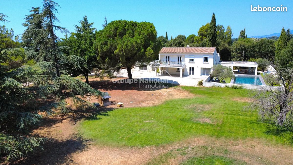Maison 8 pièces 190 m² · à Carpentras · 190 m² · 540 000 €