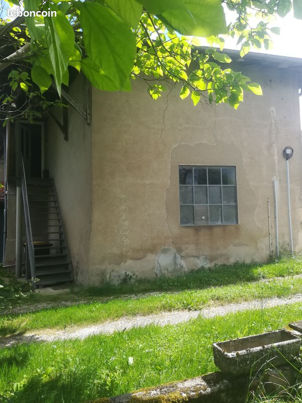 Maison 5 pièces 1105 m² · à Saint-Trivier-de-Courtes · 1 105 m² · 95 000 €