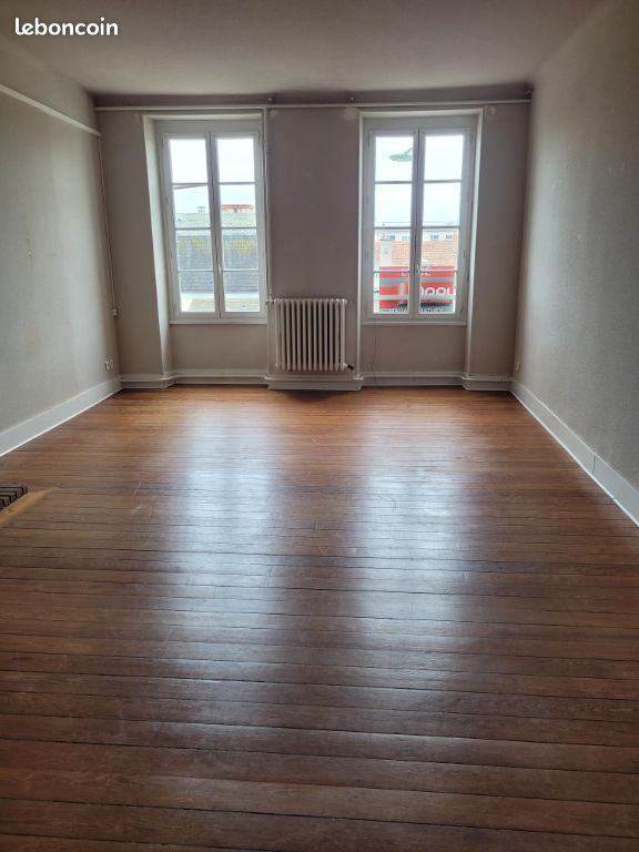 Appartement 3 pièces 85 m² · à Cosne-Cours-sur-Loire · 85 m² · 651 €