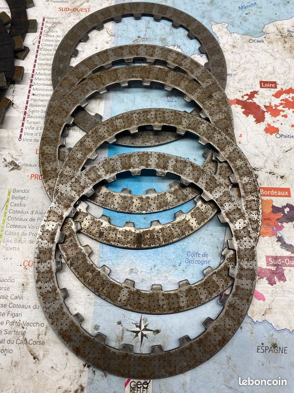 Jeu De 8 Disques D'embrayage à Friction Pour Moto Yamaha YZ125 (1993-2022) - Remplacement Direct - Améliore L'accroche Et Les Performances