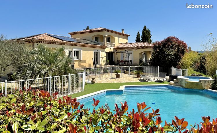 Villa 7 pièces 176 m²